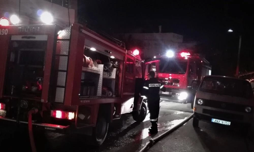Θεσσαλονίκη: Παρανάλωμα του πυρός έγινε αυτοκίνητο (Βίντεο)